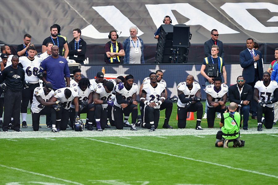 13 игроков Baltimore Ravens отказались вставать во время исполнения национального&nbsp;гимна&nbsp;
