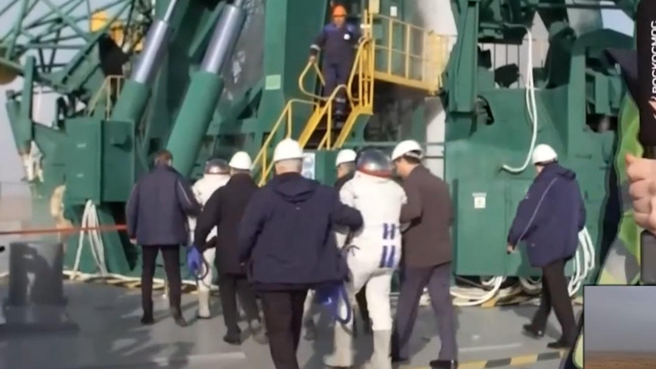 Баканов дал экипажу «Союза» напутственный «пинок» перед стартом