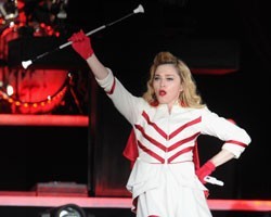 Генконсульство США призывает американцев к осторожности на шоу Мадонны в СПб