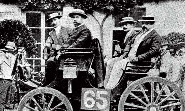 1894 г. – Peugeot с двигателем Daimler