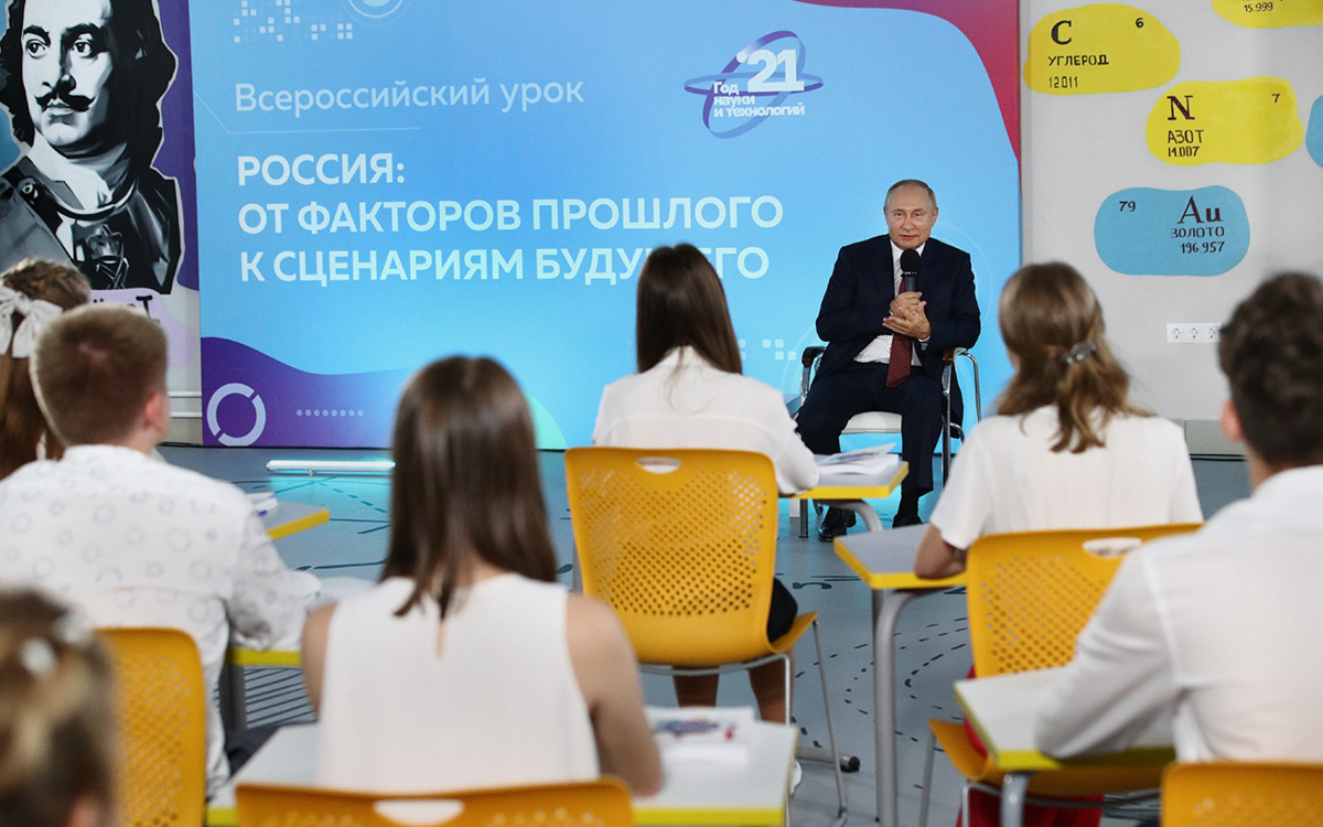 Директор увидела в замечании школьника Путину «присущую молодым наглость»