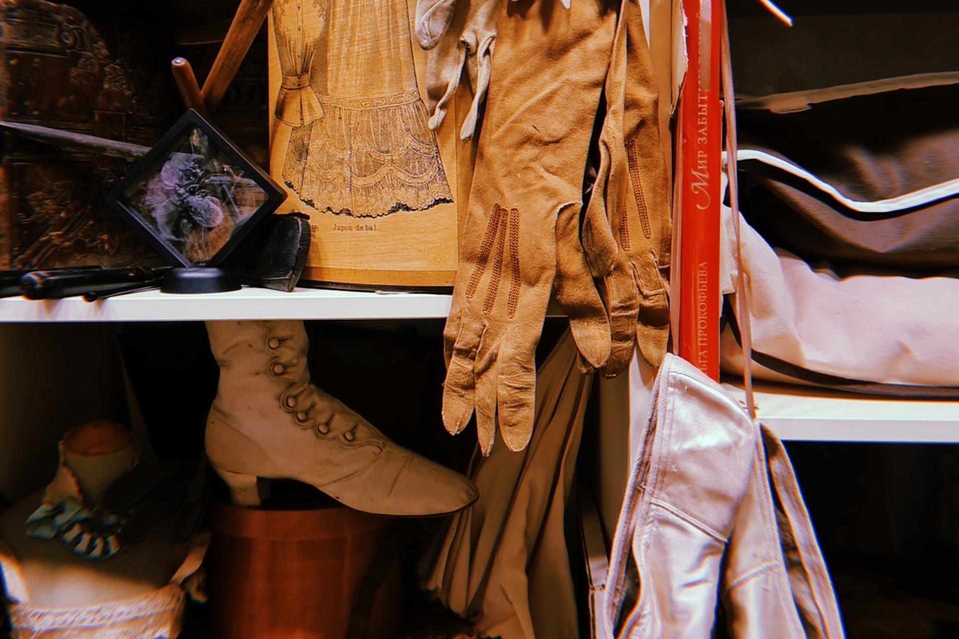 «Все вещи живые»: кто и зачем собирает белье Лили Брик, Медичи и Берии