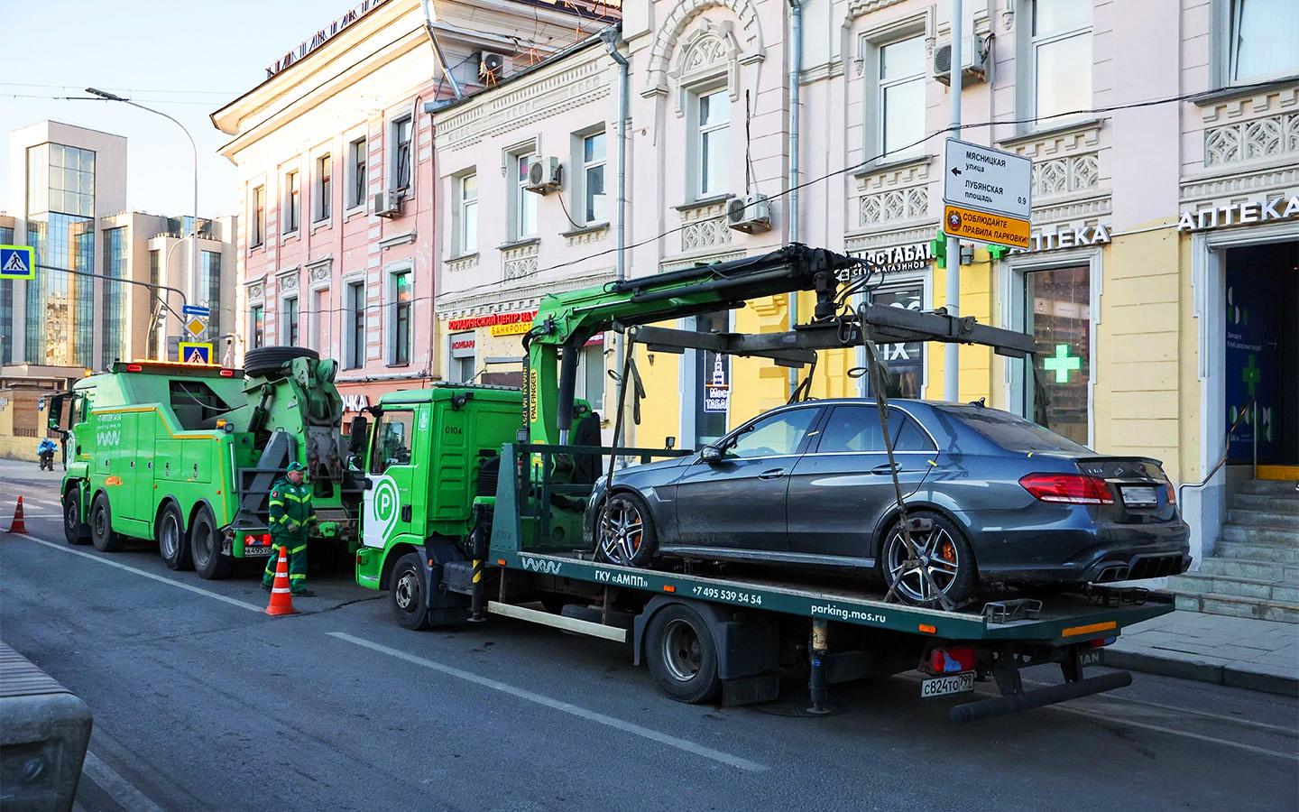 В Думе предложили ввести бесплатную эвакуацию автомобилей