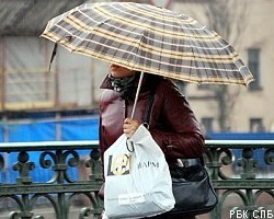 В Северной столице пасмурно и дождливо