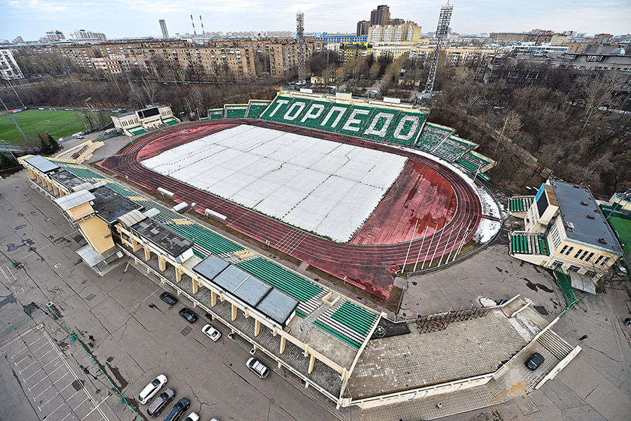 Стадион &laquo;Торпедо&raquo; был построен в 1959 году на средства Завода имени Лихачева и принадлежал ему весь советский период, а также более десяти лет после распада СССР