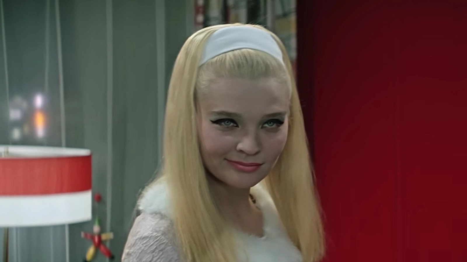 Кадр из фильма «Бриллиантовая рука», режиссер Леонид Гайдай, 1969 год