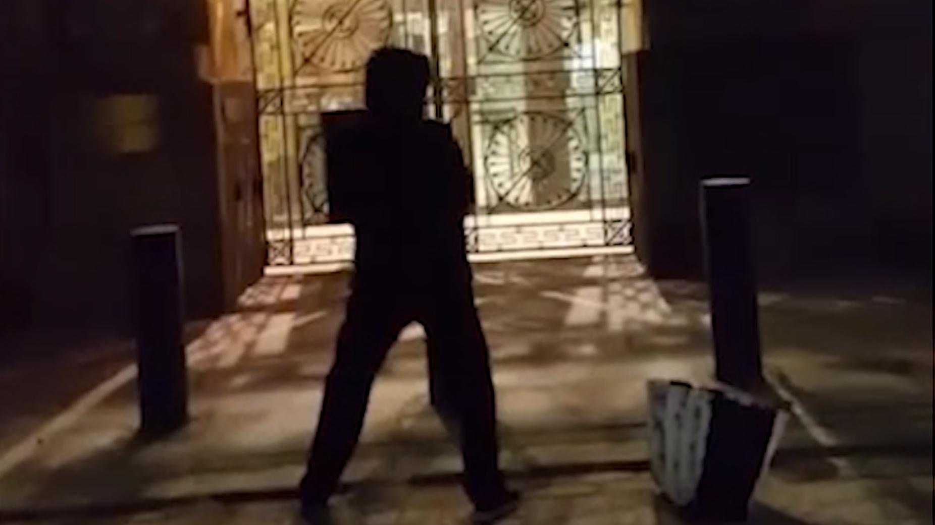 В Финляндии пропалестинские активисты облили краской здание Минобороны