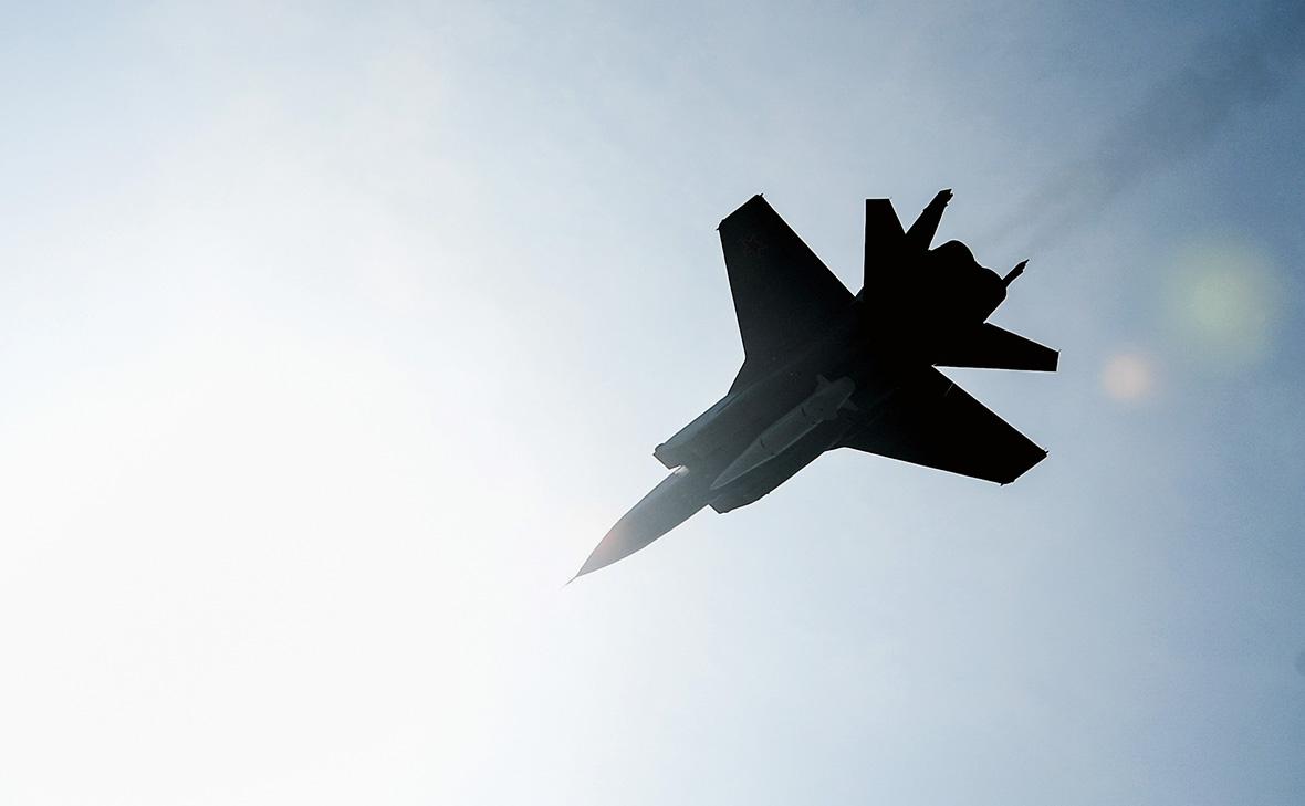 Истребитель с гиперзвуковой ракетой &laquo;Кинжал&raquo;