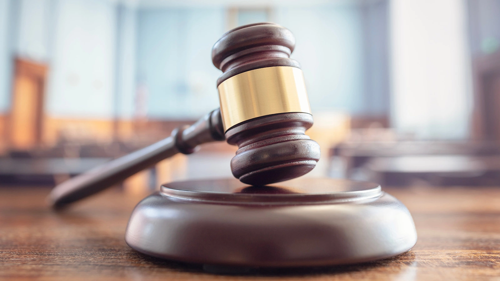 Суд обязал жену извиниться перед мужем и его любовницей. Что произошло