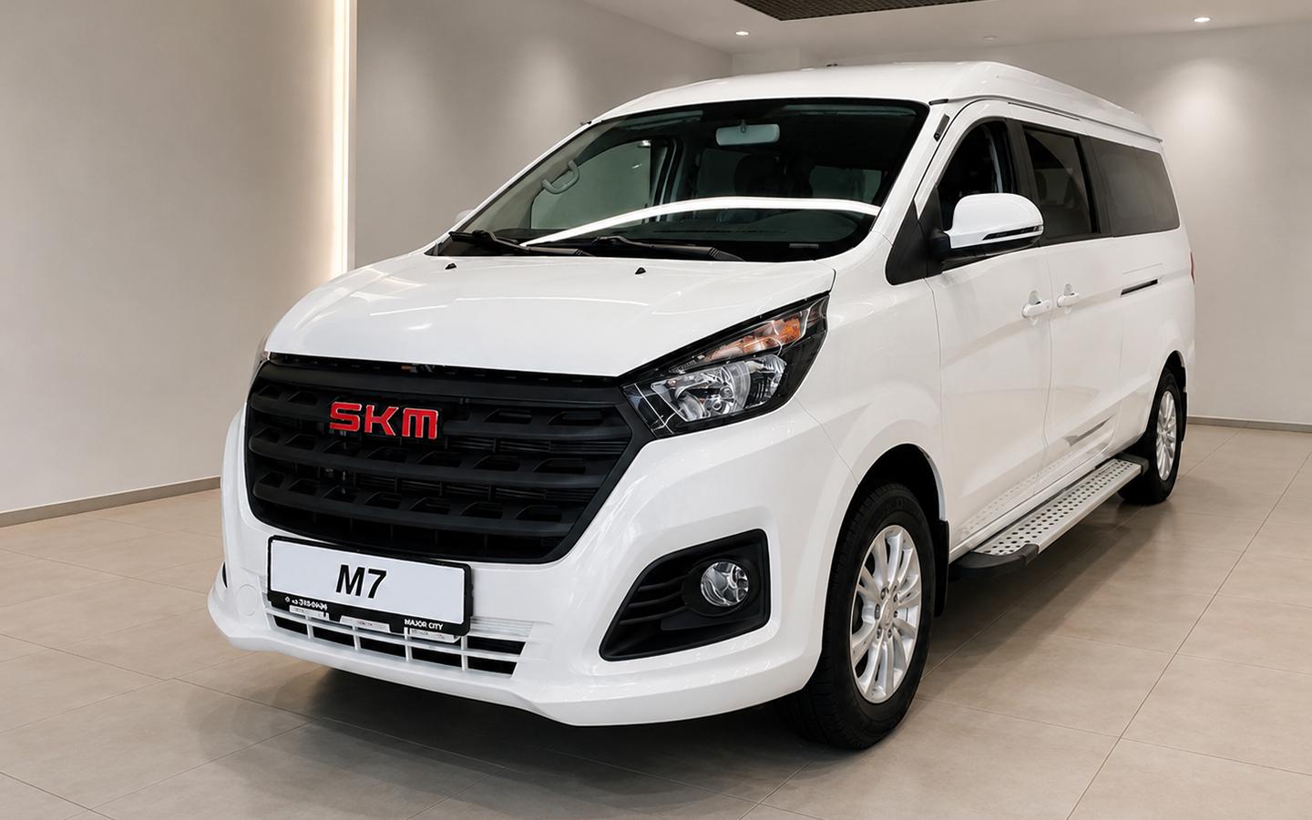 Минимум машин и скидок. Как мы покупали новый минивэн SKM M7 от Lada