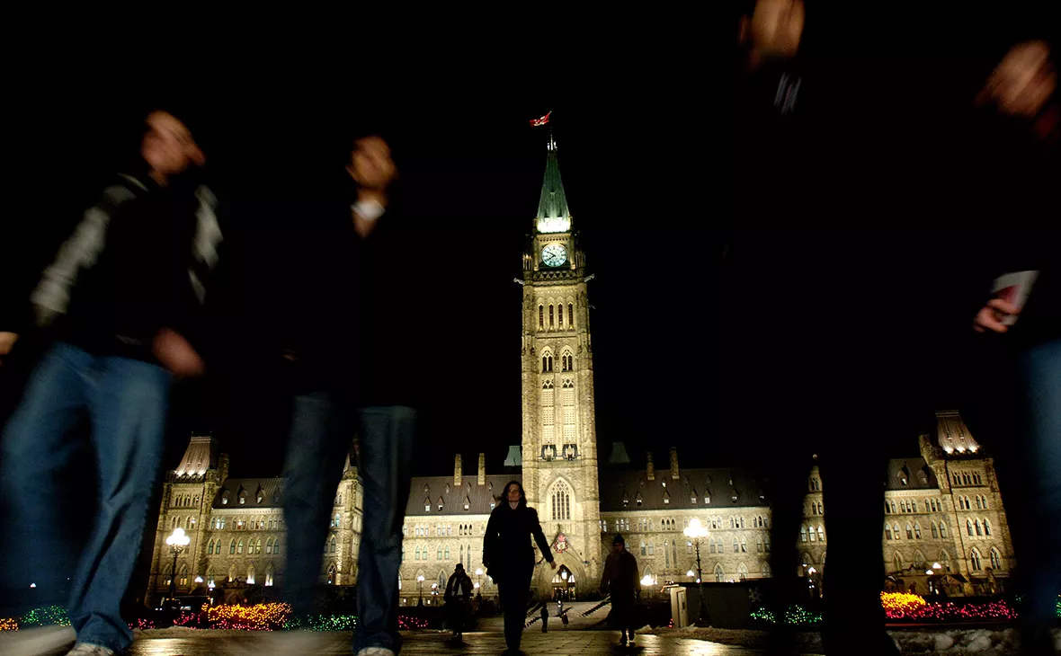 Simon Hayter / Getty Images