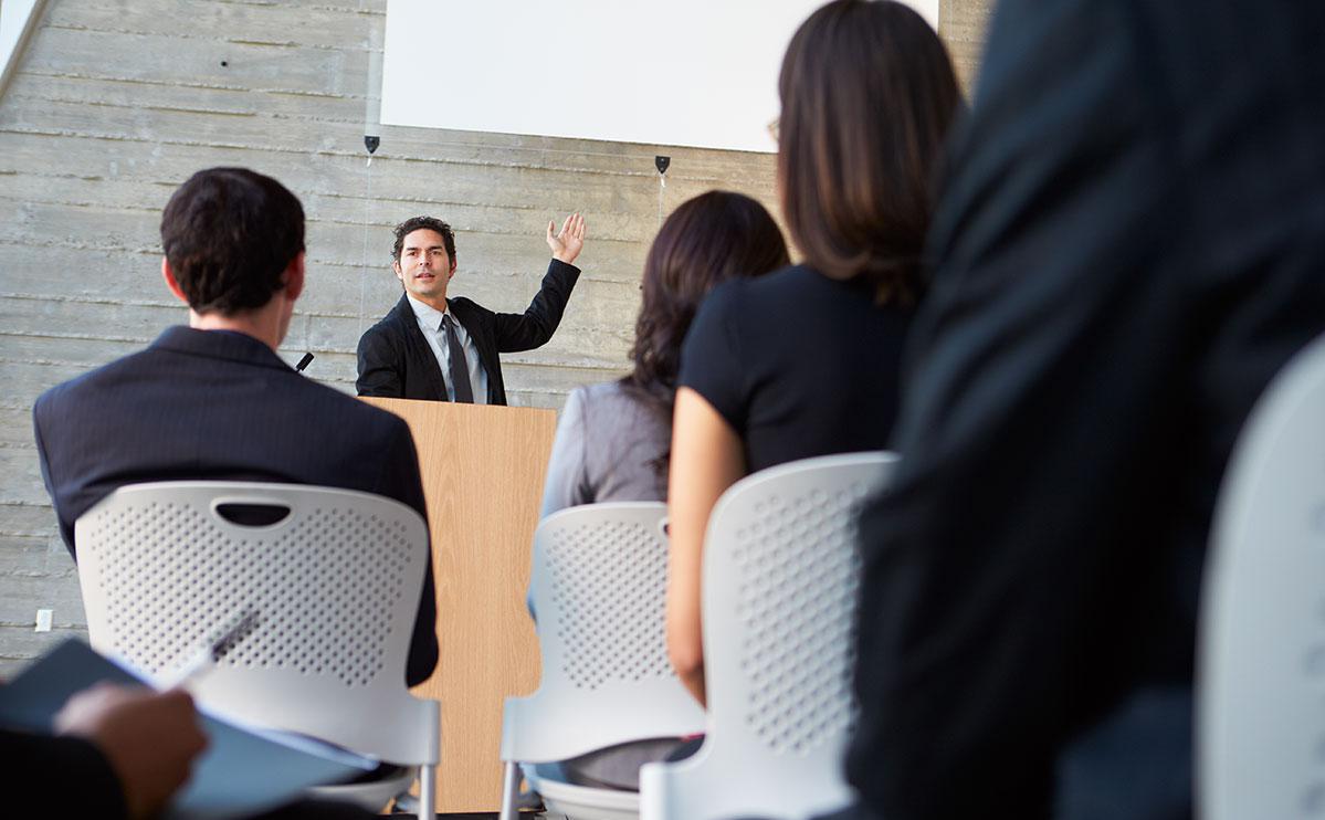 Как отвечать на каверзные вопросы: 7 советов и 3 приема для спикеров