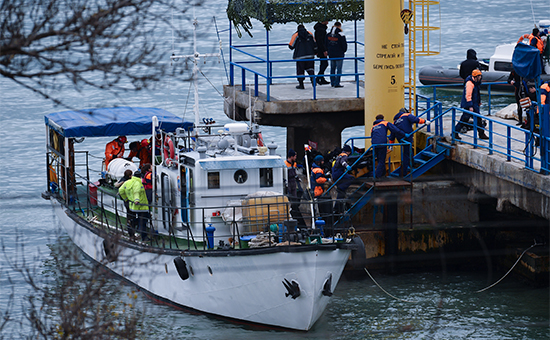Поисково-спасательные работы у побережья Черного моря, где потерпел крушение самолет Ту-154


