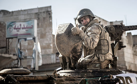 Турецкий солдат в Сирии. Февраль 2015 года


