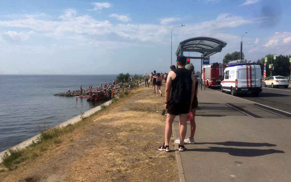 В Петербурге умер пассажир столкнувшейся с набережной лодки