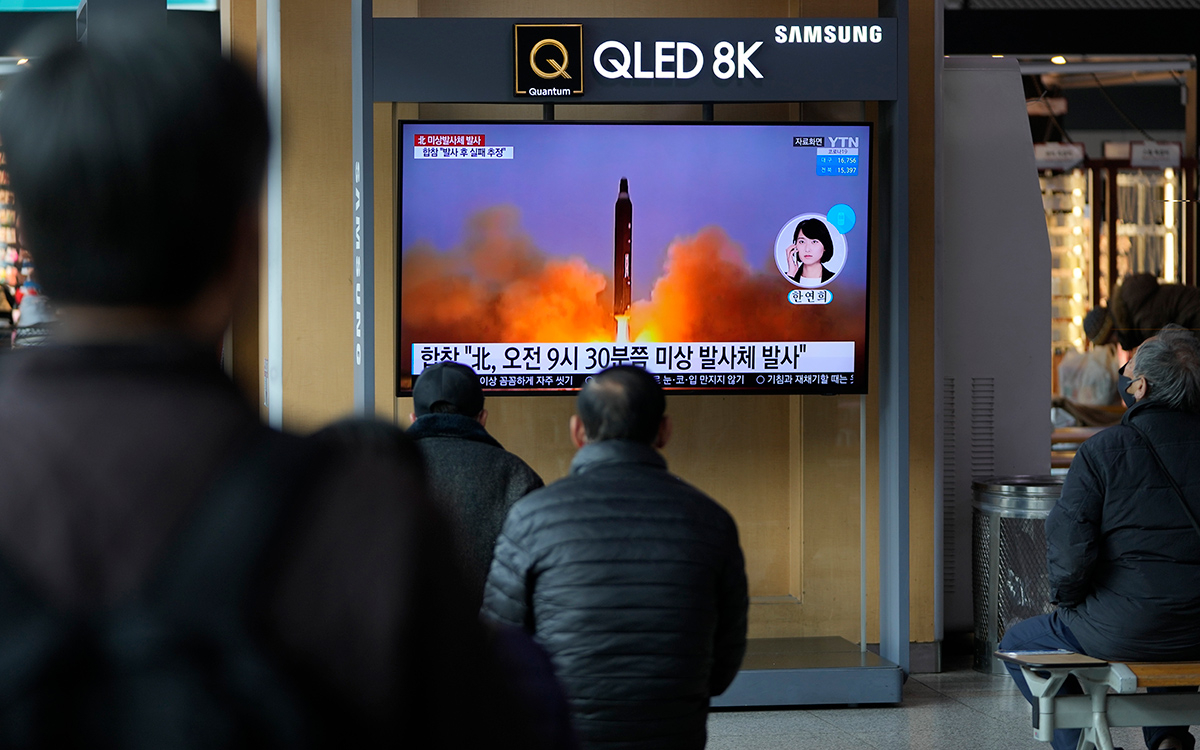 Военные Южной Кореи сообщили о неудачном пуске КНДР неопознанного снаряда