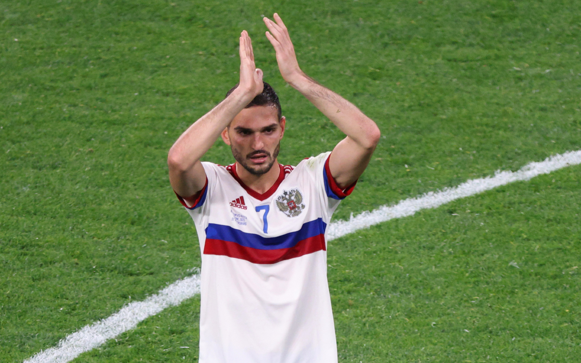 Футболист сборной России сообщил о сорвавшемся трансфере в Европу