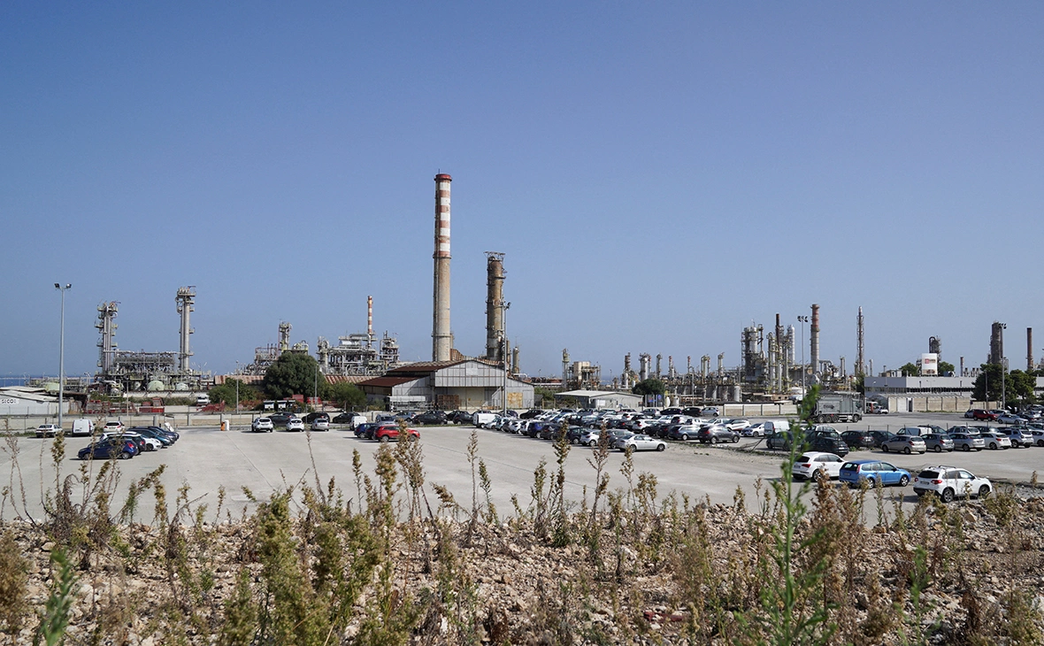 Antonio Parrinello / Reuters