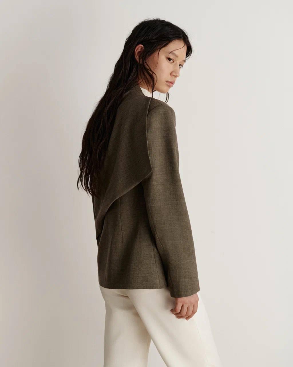 Весенняя коллекция, The Arch Storе