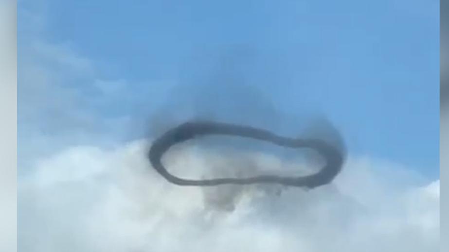Как выглядело черное кольцо в небе, которое сняли москвичи. Видео