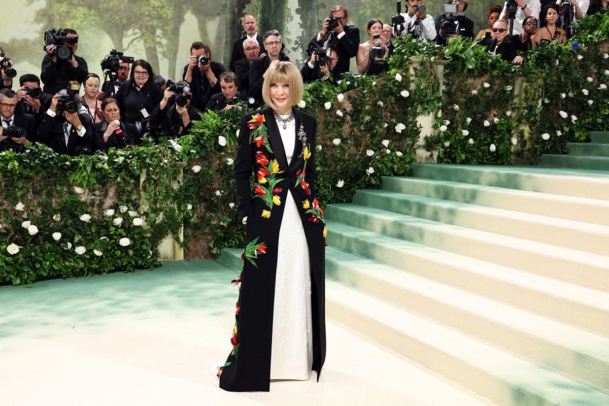Анна Винтур на Met Gala 2024, посвященном теме «Спящие красавицы: пробуждающаяся мода», Нью-Йорк