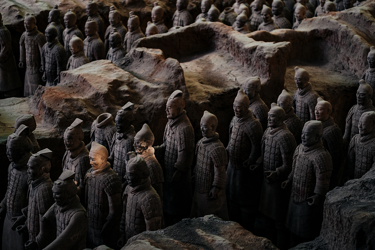 Бар в Лондоне превратил терракотовую армию и маску Тутанхамона в коктейли