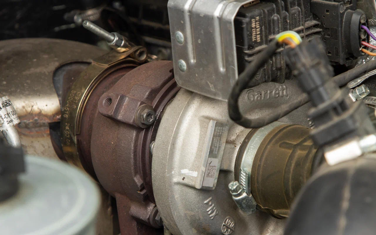 Шумоизоляцию усиливать не стали. На ходу солирует турбина Garrett