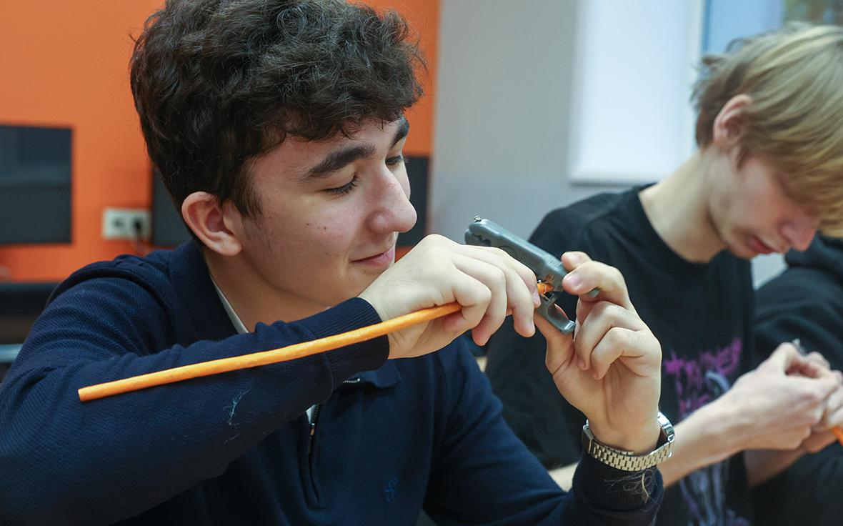 В России рекордно сократилась доля переходящих в 10-й класс школьников