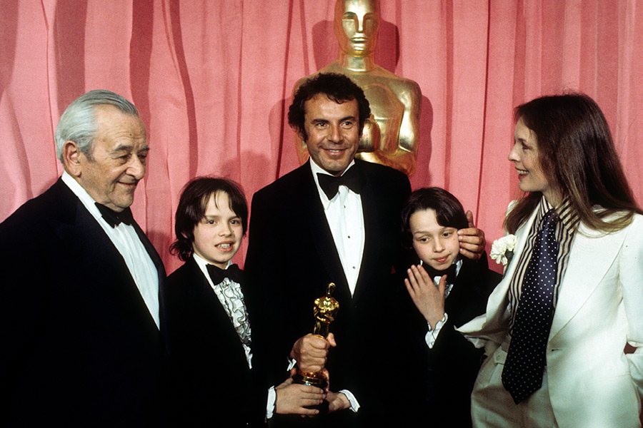 Фильм был номинирован на &laquo;Оскар&raquo; и выиграл в пяти номинациях: за лучшую картину, режиссуру, лучший сценарий (Бо Голдман и Лоуренс Хобен) и игру двух актеров (Луиза Флетчер, Джек Николсон). Следующей большой работой Формана стала киноверсия бродвейского мюзикла &laquo;Волосы&raquo; (1979).
