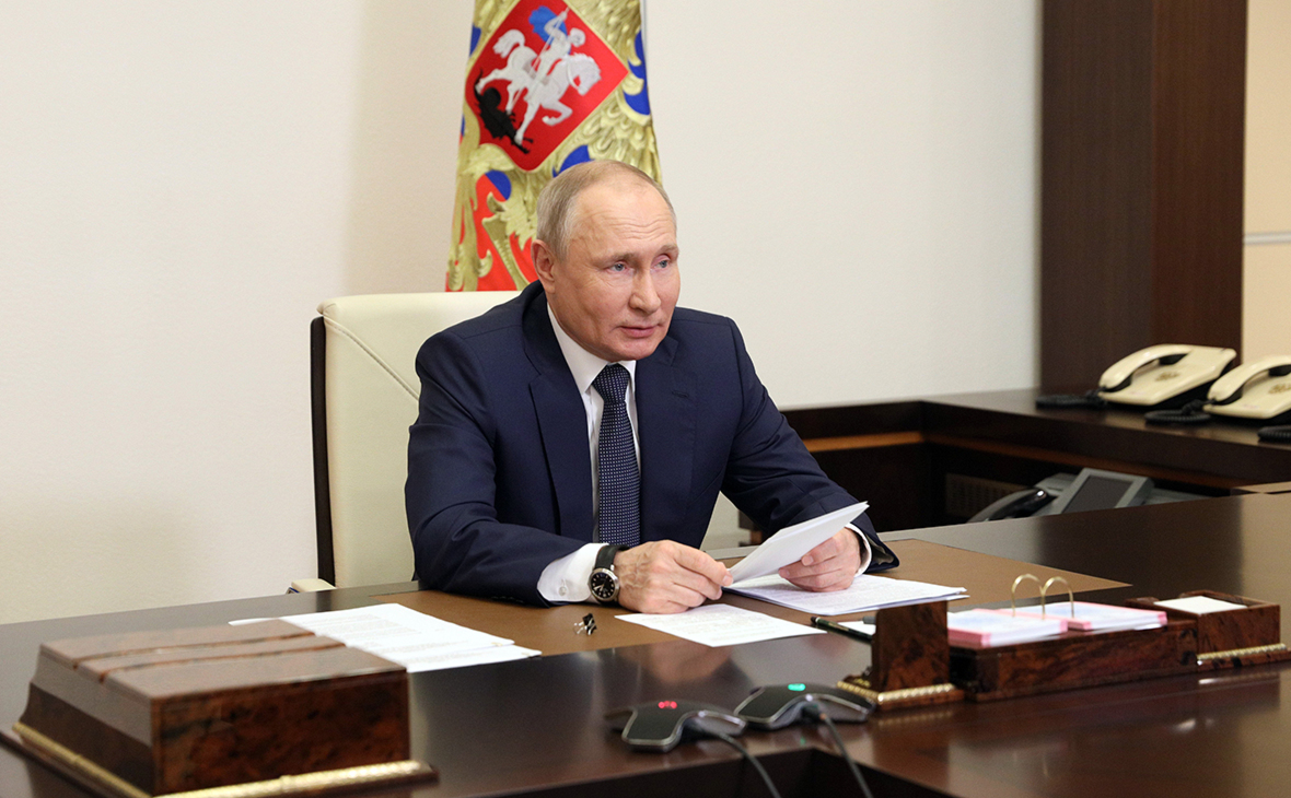 Путин заявил, что делать вакцинацию от COVID обязательной нельзя