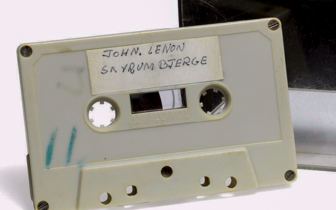 В Дании кассету с песней Джона Леннона продали на аукционе за $75,5 тыс.