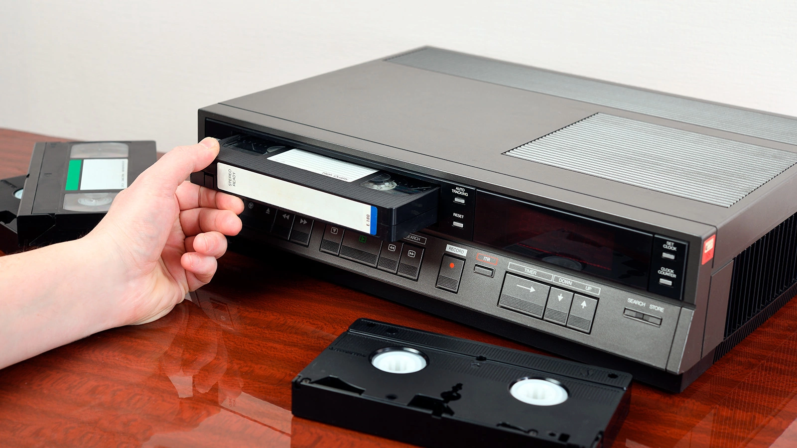 Родители начали предлагать детям смотреть фильмы на кассетах VHS