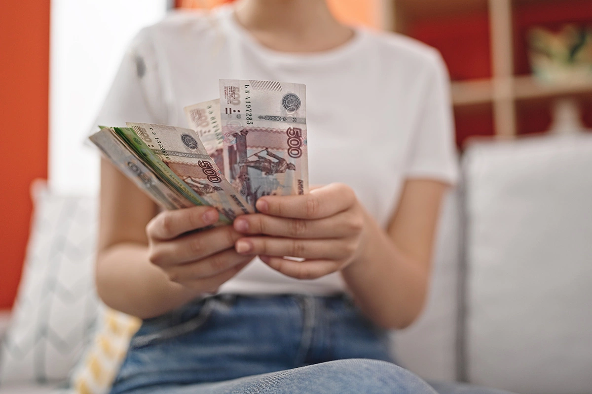 Если студент получает государственную социальную помощь, социальную стипендию назначают на один год