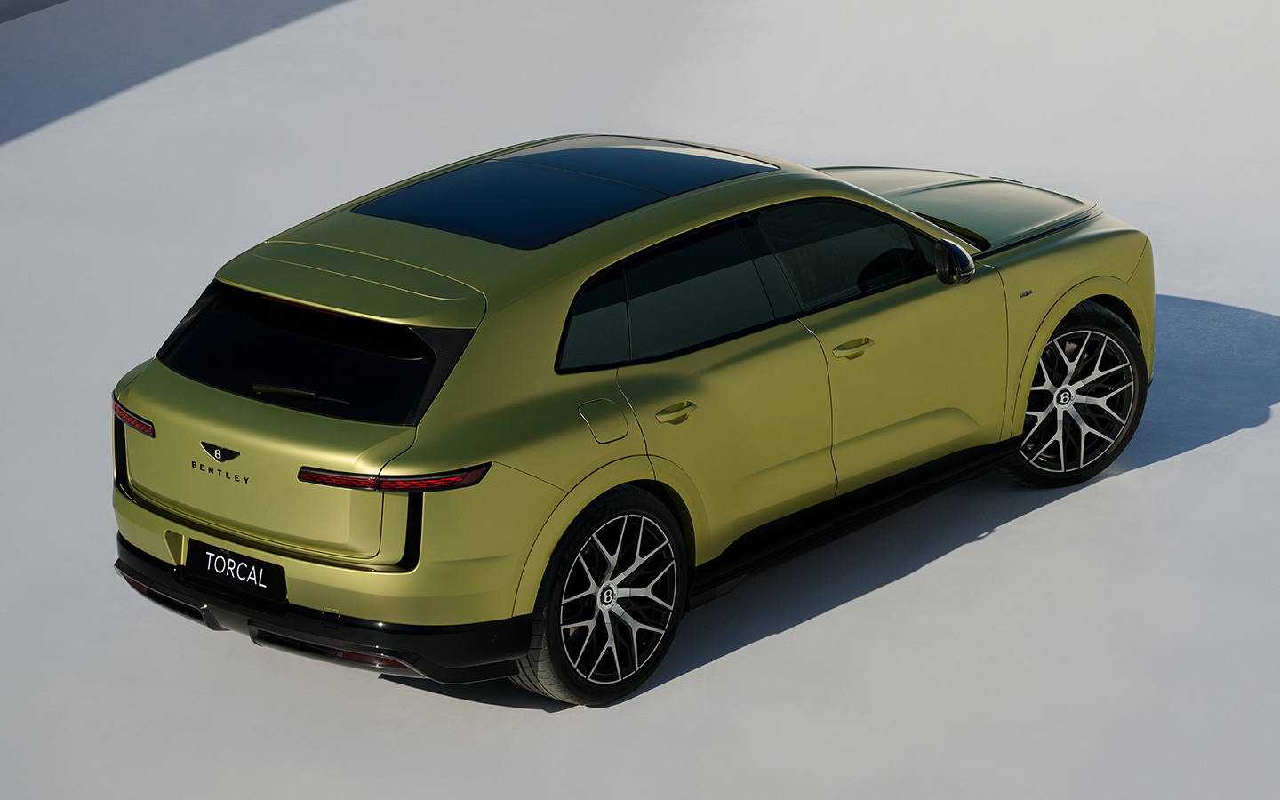 Двери, как в новинках от&nbsp;Porsche и Audi, также оснащены электроприводом