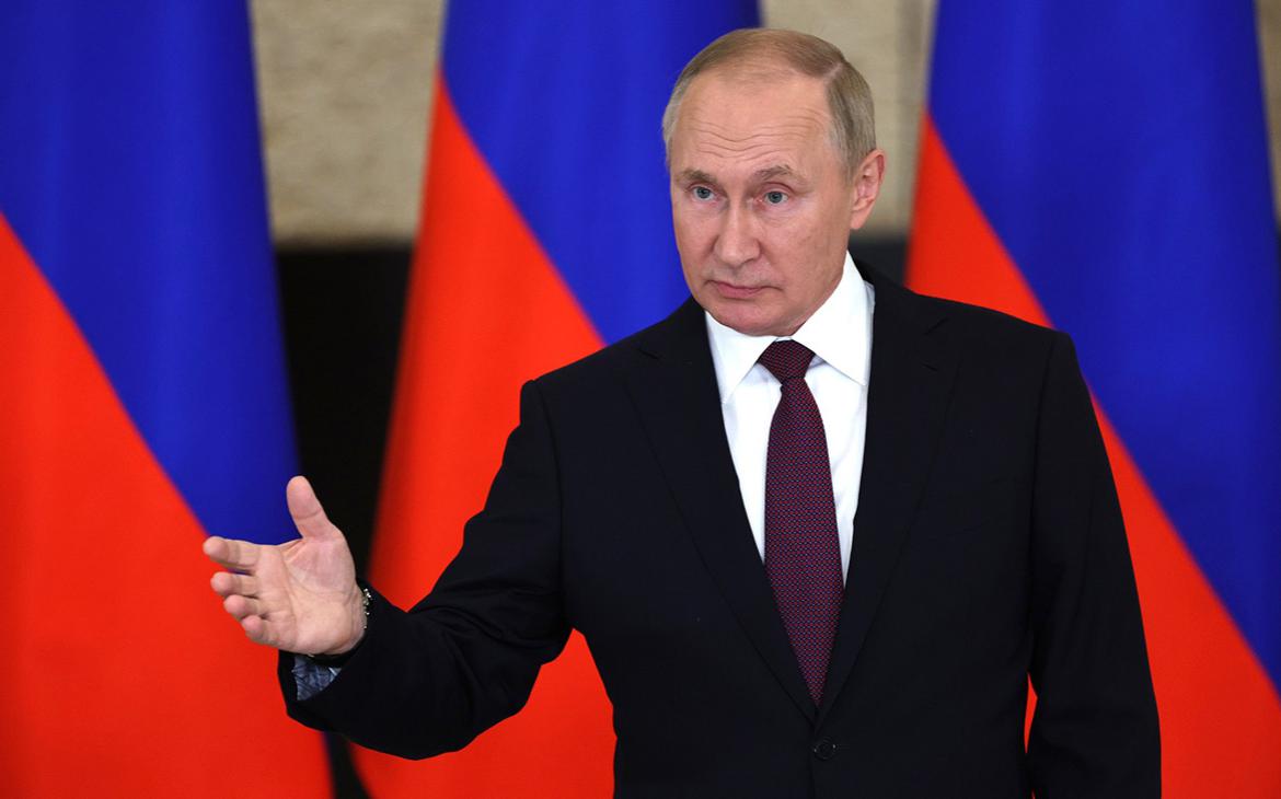 Путин продлил действие указа в сфере валютного регулирования до 2024 года