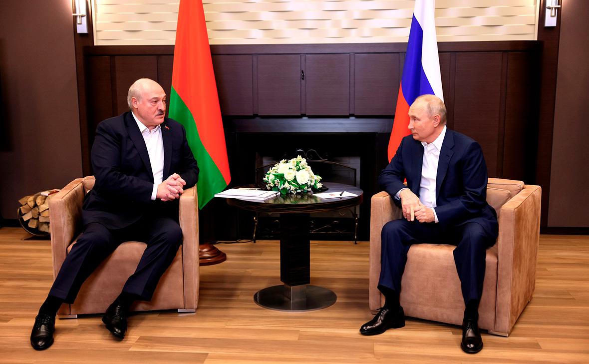 Песков допустил переговоры Путина с Лукашенко на саммите ЕАЭС