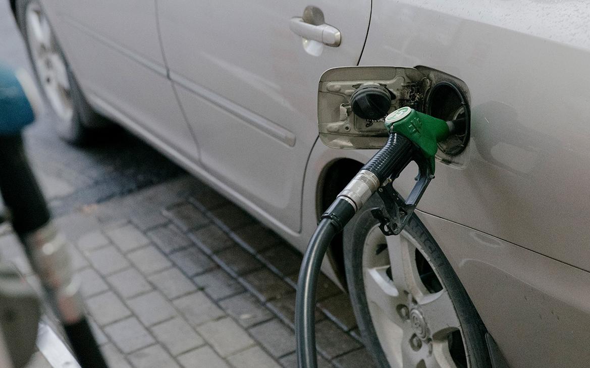 Белоруссия поставила рекордный объем бензина в Россию. Что это значит