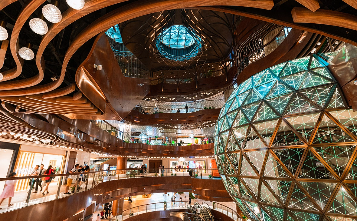 aiyoshi597 / Shutterstock