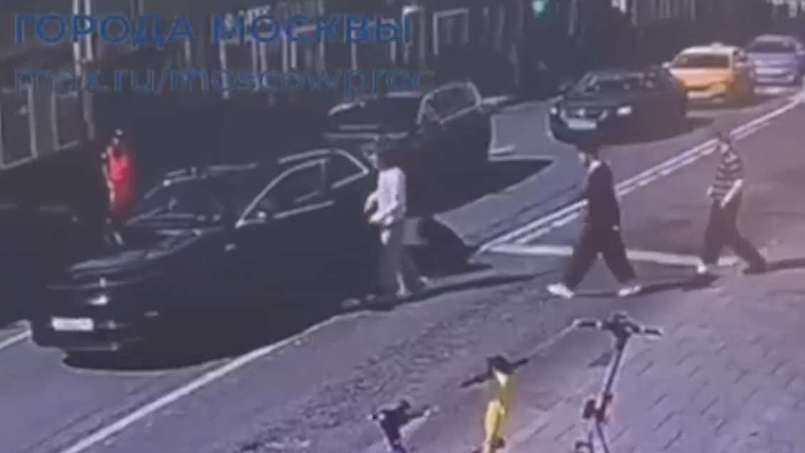 В Москве автоподставщики инсценировали ДТП и напали на инспектора ГАИ
