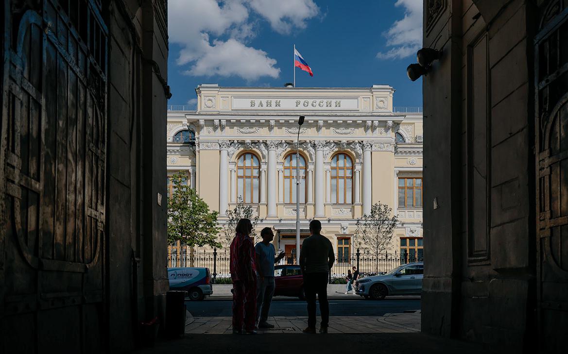 FT узнала, что власти «не очень беспокоятся» из-за проблем банков России