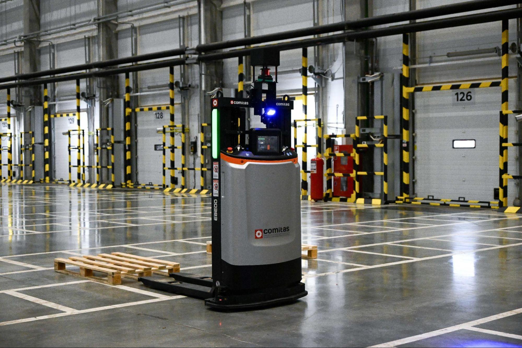 Мобильный робот-погрузчик