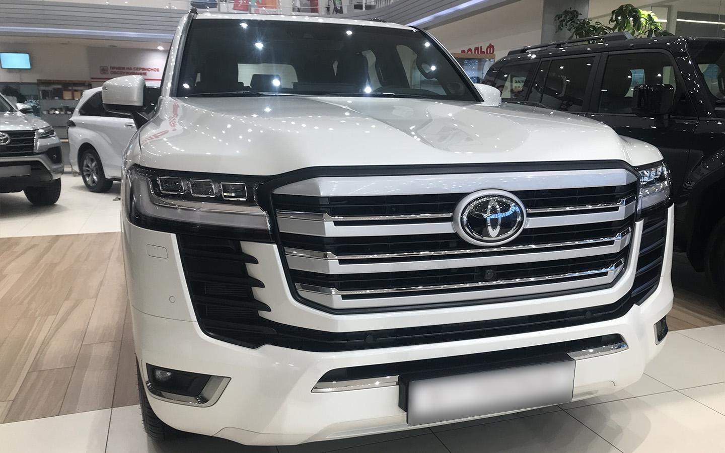 Toyota Land Cruiser 300