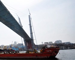 Во Владивостоке торжественно открыли мост, связавший материк с островом Русский