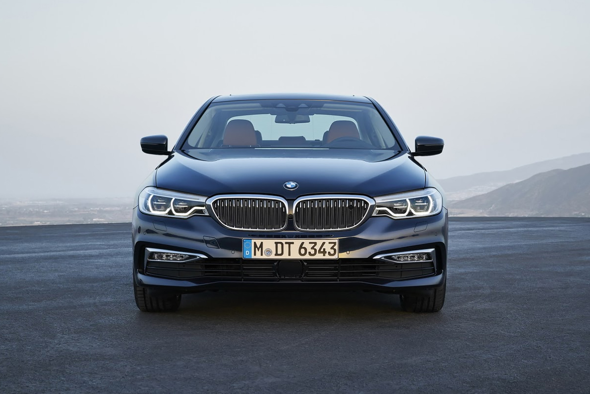 BMW представила 5-Series нового поколения :: Autonews