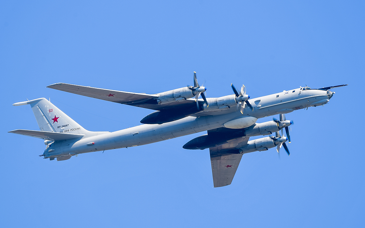 Норвежские истребители сопроводили российские Ту-142 над Атлантикой