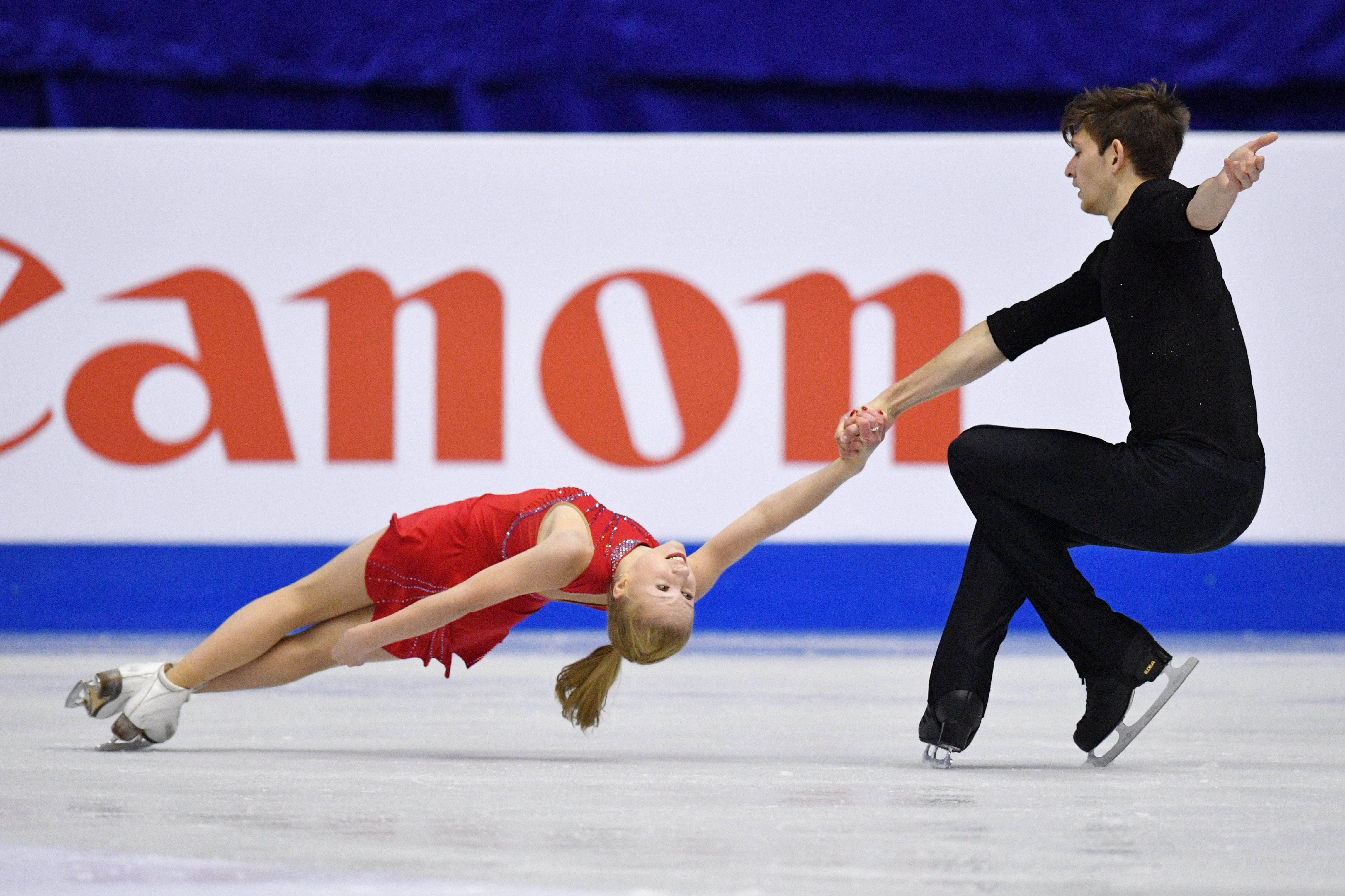 15 марта 2017 года. Екатерина Александровская и Харли Уиндзор во время соревнований в Москве