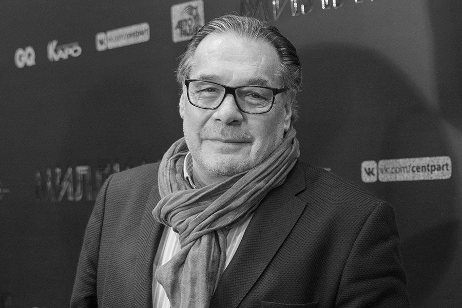 26 января в возрасте 73 лет умер актер и медиаменеджер Игорь Янковский&nbsp;&mdash; сын народного артиста СССР Ростислава Янковского и племянник народного артиста СССР Олега Янковского.

По информации Shot, Игорь Янковский страдал онкологическим заболеванием. Mash назвал предварительной причиной смерти осложнения на фоне цирроза печени. По информации канала, у Янковского также были двусторонняя пневмония, отек легких и мозга.

Игорь Янковский&nbsp;&mdash; один из основателей Ассоциации коммуникационных агентств России, которую возглавил в 2004 году. Также служил в Московском драматическом театре на Малой Бронной до 1992 года. Снимался в кино и сериалах, в частности в цикле &laquo;Следствие ведут ЗнаТоКи&raquo; (1975) и телефильме &laquo;Клуб самоубийц, или Приключения титулованной особы&raquo; (&laquo;Приключения принца Флоризеля&raquo;, 1981).