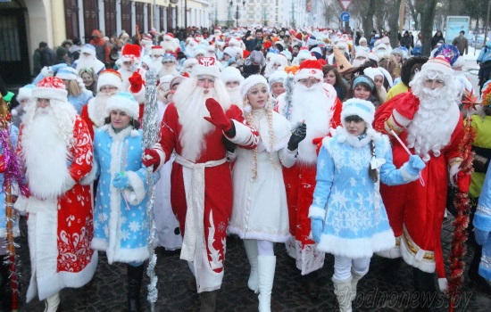 РБК Weekend: Вечер здравомыслия, песни канареек и парад Дедов Морозов