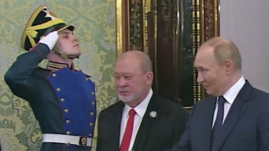 Король Малайзии напомнил Путину русскую пословицу о друзьях и деньгах