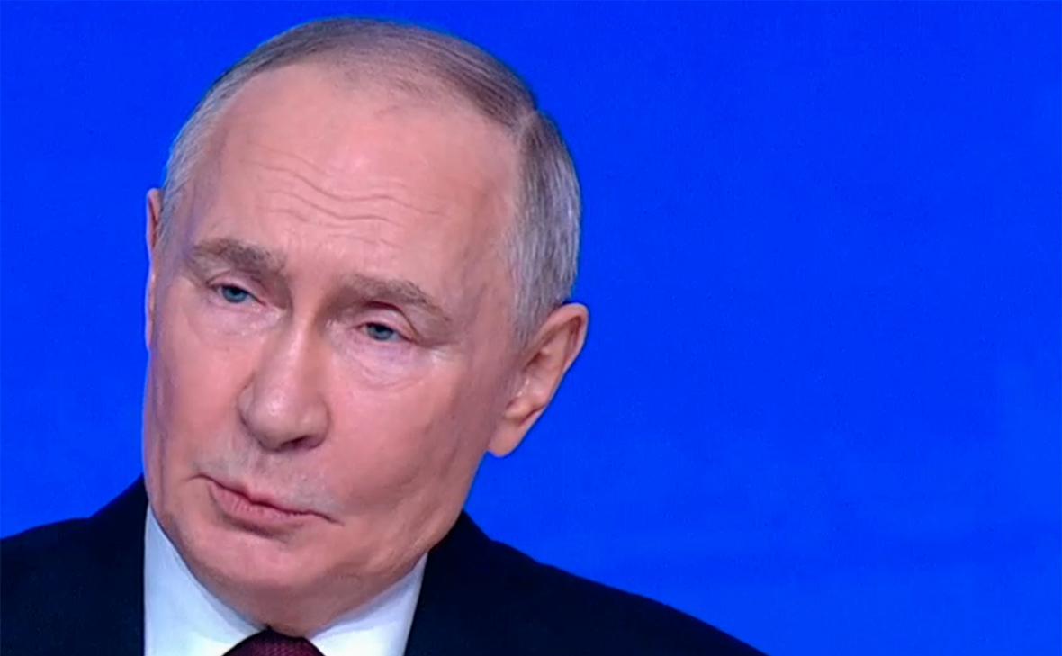 Фото: Трансляция прямой линии президента России Владимира Путина